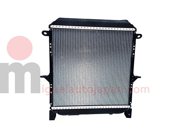 Radiador metálico de refrigeración para Nissan Atleon 1999-2006