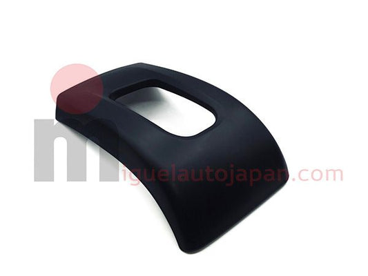 Mitsubishi Canter left bumper edge