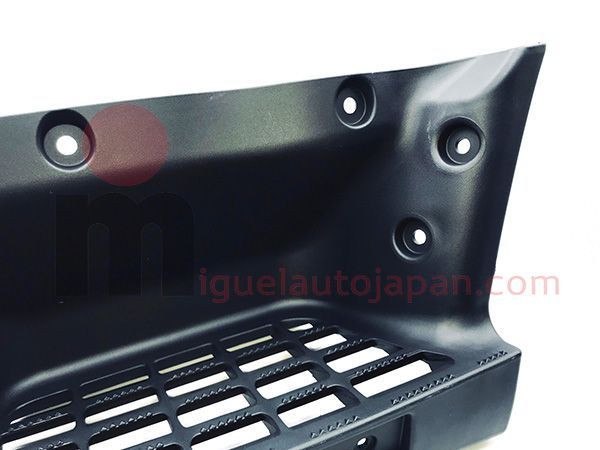 Estribo de cabina izquierda Mitsubishi Canter a partir de 2009