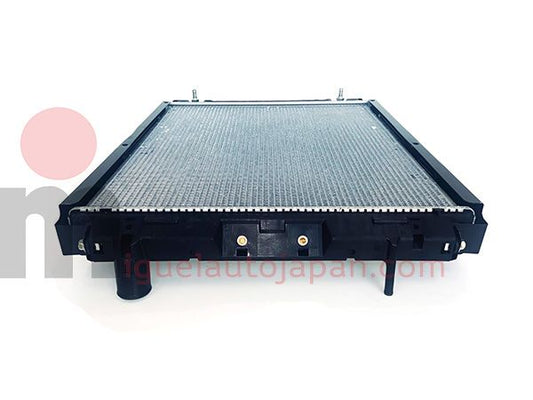 Radiator for Mitsubishi Fuso from 2011 onwards (automatic transmission)