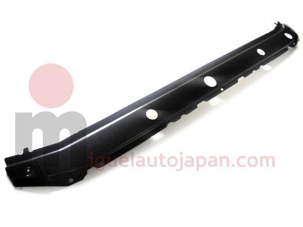 Isuzu NLR Upper Front Panel