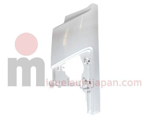 Moldura lateral izquierda de cabina Isuzu NPR70-NQR70