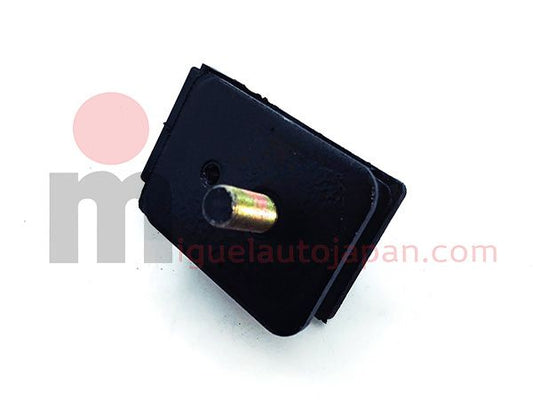 Soporte de motor parte delantera Mitsubishi Canter