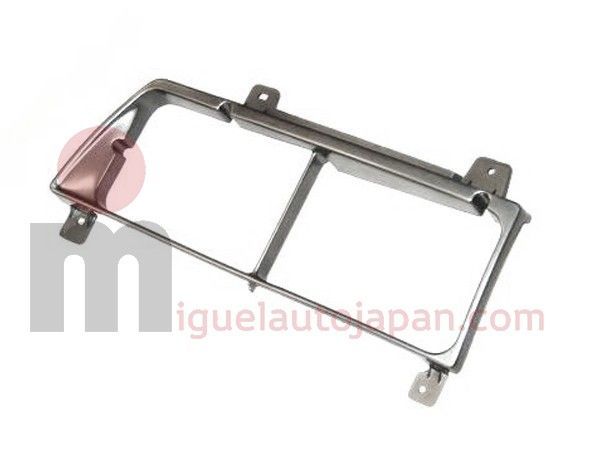 Bisel de faro izquierdo Isuzu NPR70-NQR70