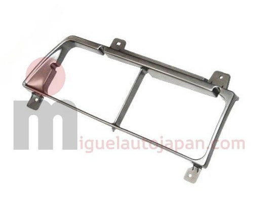 Bisel de faro izquierdo Isuzu NPR70-NQR70