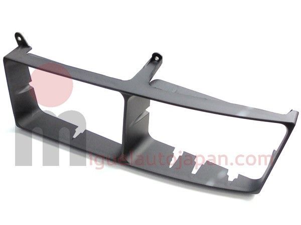 Alojamiento de faro derecho Mitsubishi Canter