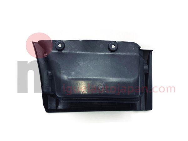 Estribo de cabina izquierda Mitsubishi Canter a partir de 2009