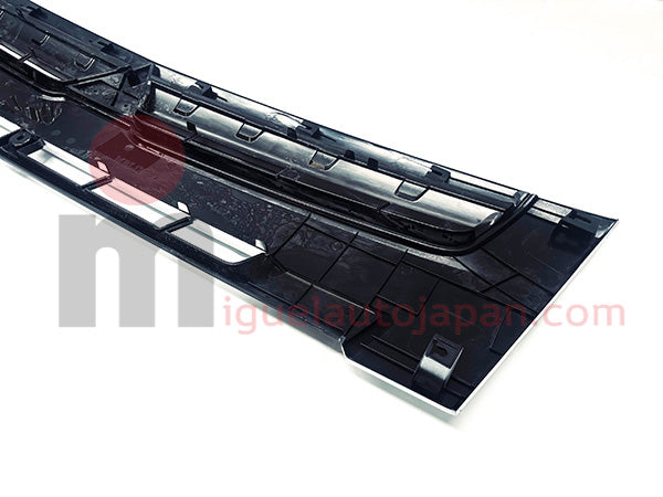 Mitsubishi Fuso front grille from 2011 (wide cab)