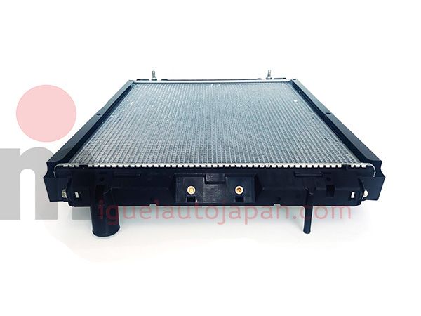 Radiador para Mitsubishi Fuso a partir de 2011(cambio automatico)