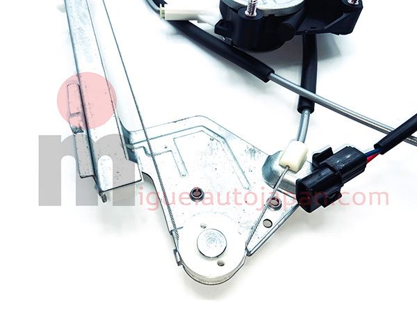 Elevalunas izquierdo para Mitsubishi Canter a partir de 2005 / Ref: MX934809 / MK488225 / MK581271