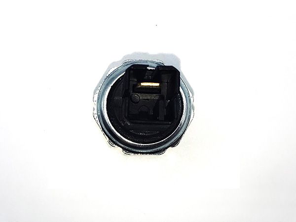 Sensor de presión de aceite para Nissan Cabstar y Atleon BD30