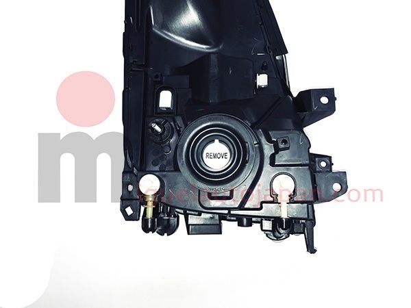 Faro delantero izquierdo para Nissan Cabstar